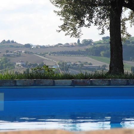 Agriturismo Eschito Hotel Montottone Luaran gambar